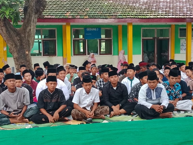 PERINGATAN ISRO' MI'ROJ NABI MUHAMMAD SAW DI SMP NEGERI 1 MANGARAN